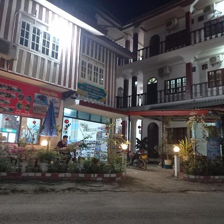Vang Vieng Queen'S- Mountain View Hotel מראה חיצוני תמונה
