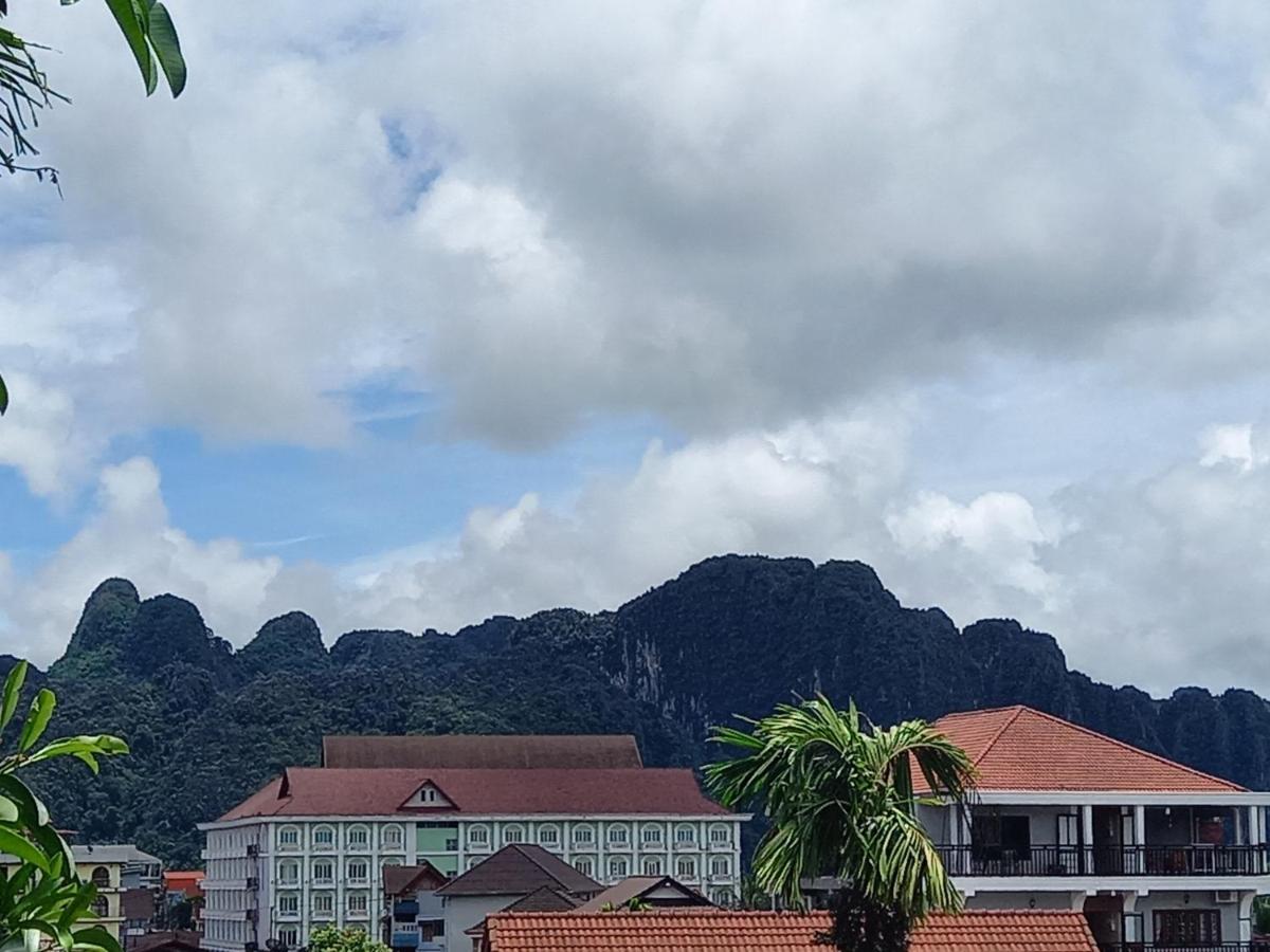 Vang Vieng Queen'S- Mountain View Hotel מראה חיצוני תמונה