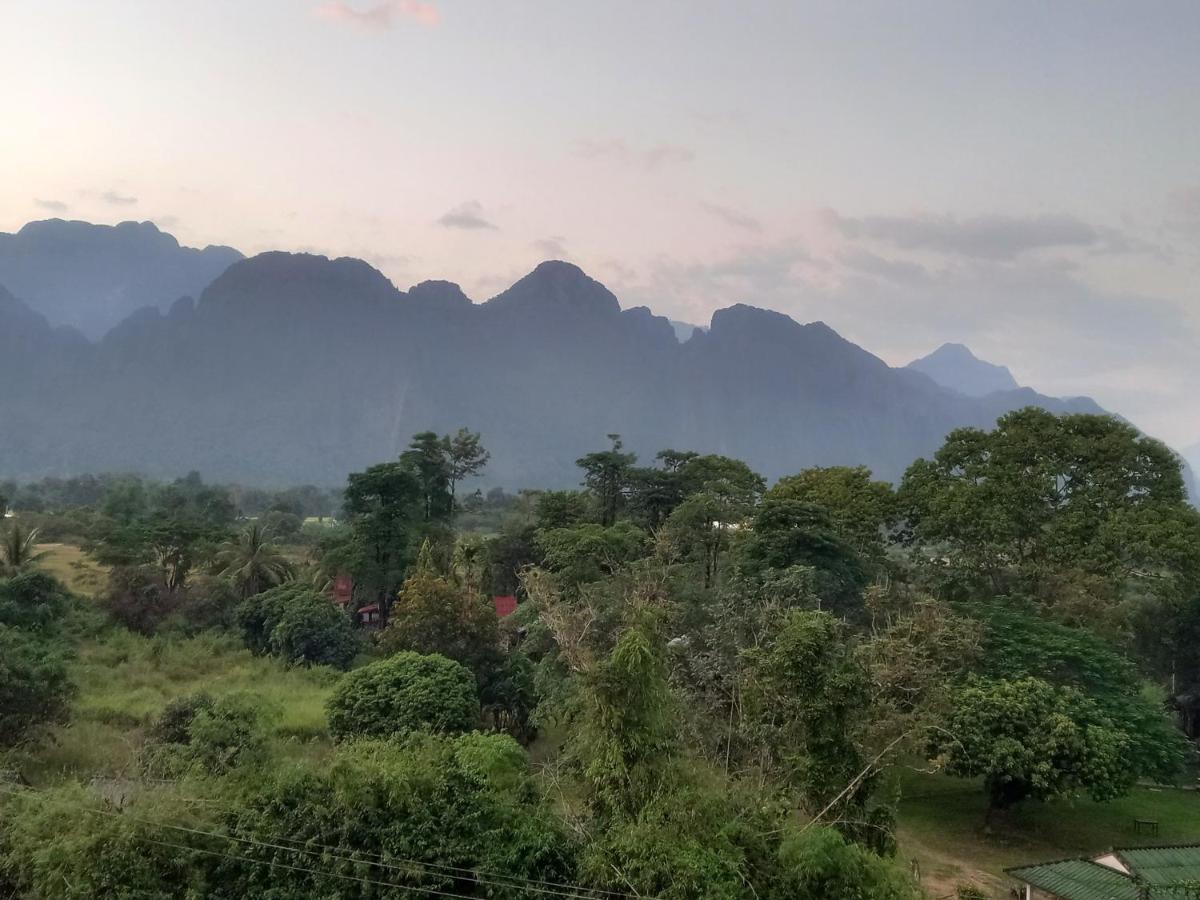 Vang Vieng Queen'S- Mountain View Hotel מראה חיצוני תמונה
