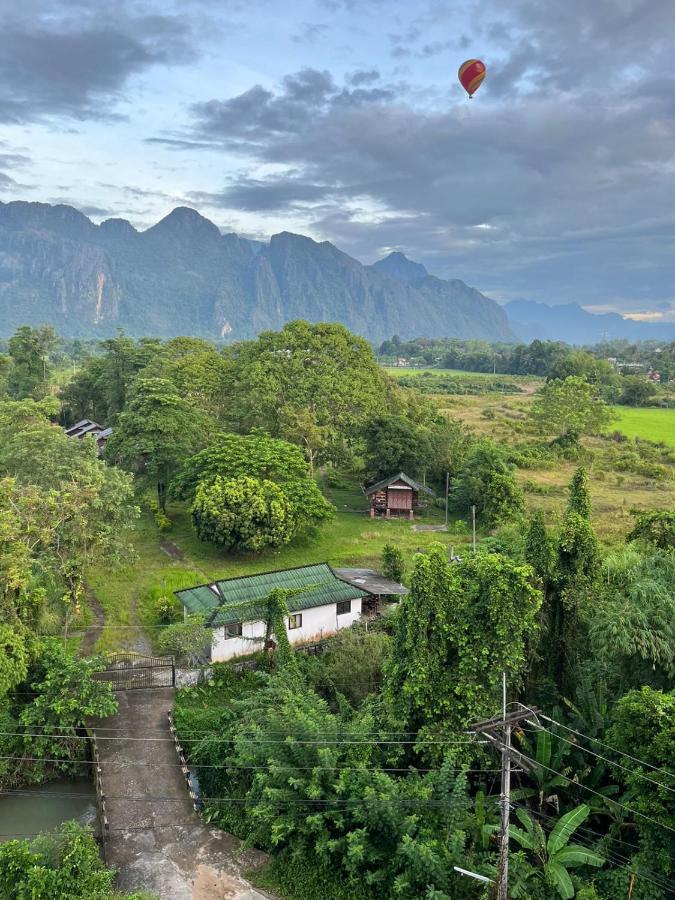 Vang Vieng Queen'S- Mountain View Hotel מראה חיצוני תמונה