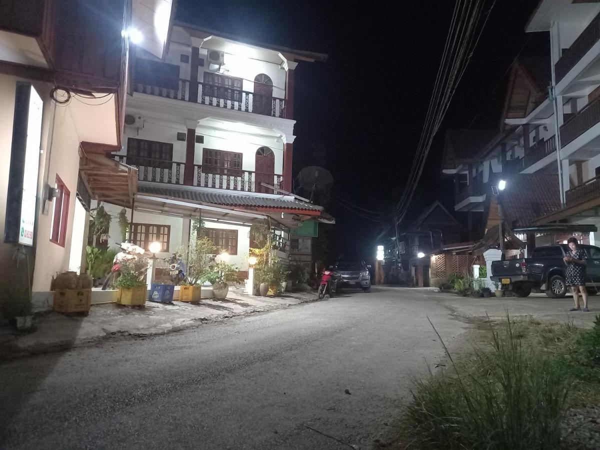 Vang Vieng Queen'S- Mountain View Hotel מראה חיצוני תמונה